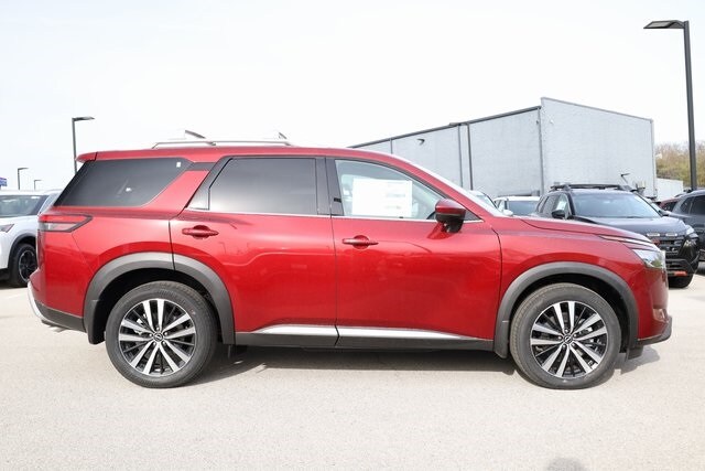 2025 Nissan Pathfinder Platinum photo 4