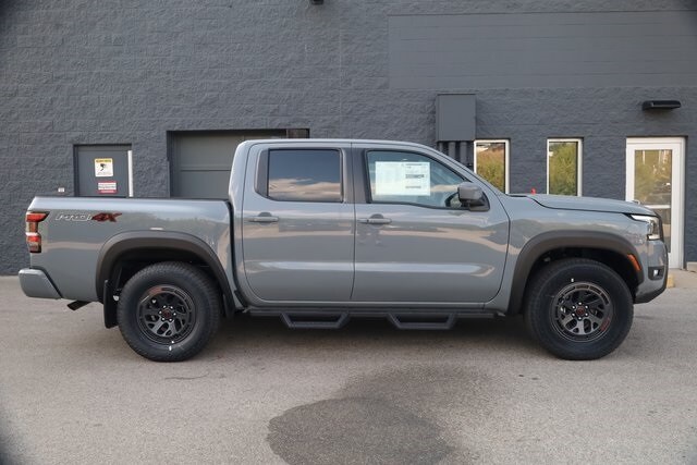2025 Nissan Frontier PRO-4X photo 4