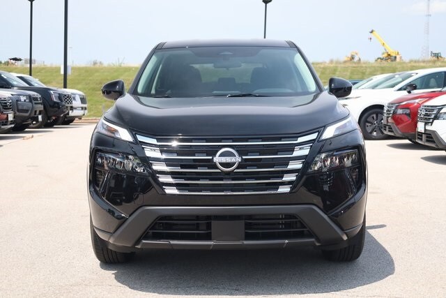 2026 Nissan Rogue SV photo 2