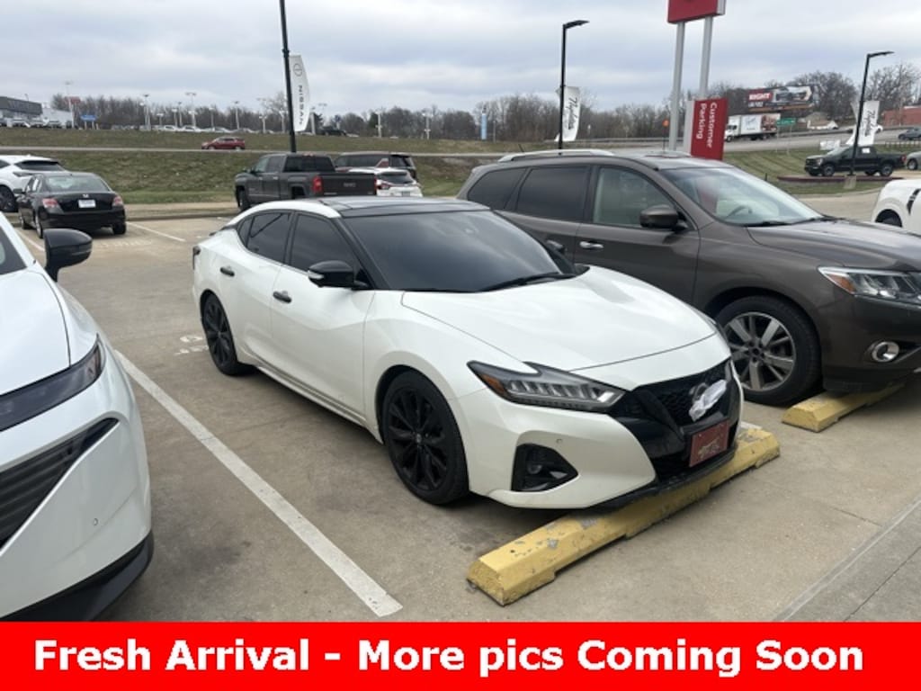 Used 2021 Nissan Maxima SR Sedan