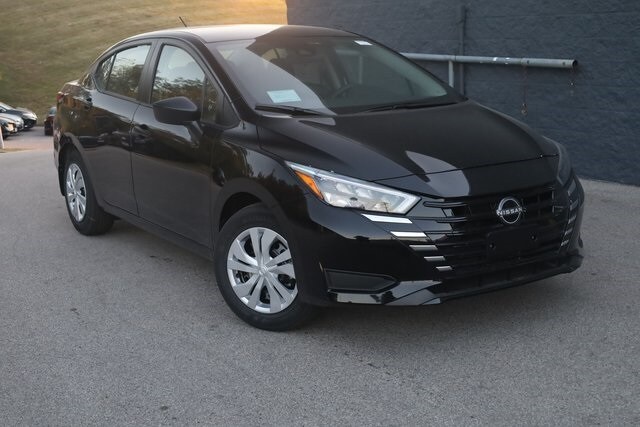 2025 Nissan Versa 1.6 S photo 2