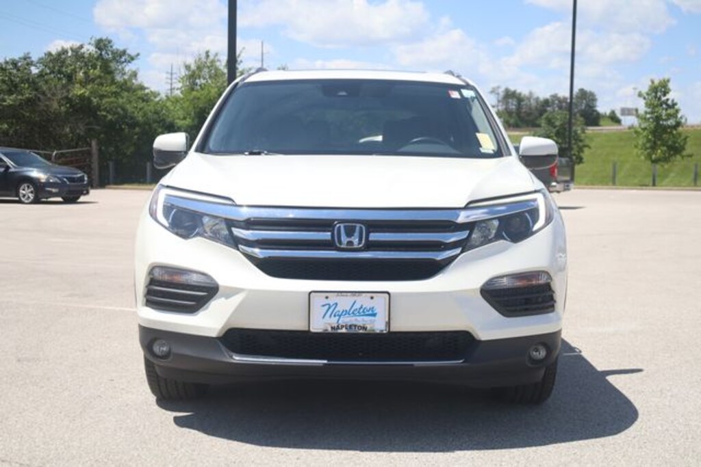 Used 2017 Honda Pilot Touring AWD SUV