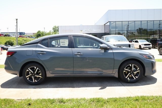 2025 Nissan Sentra SV photo 3