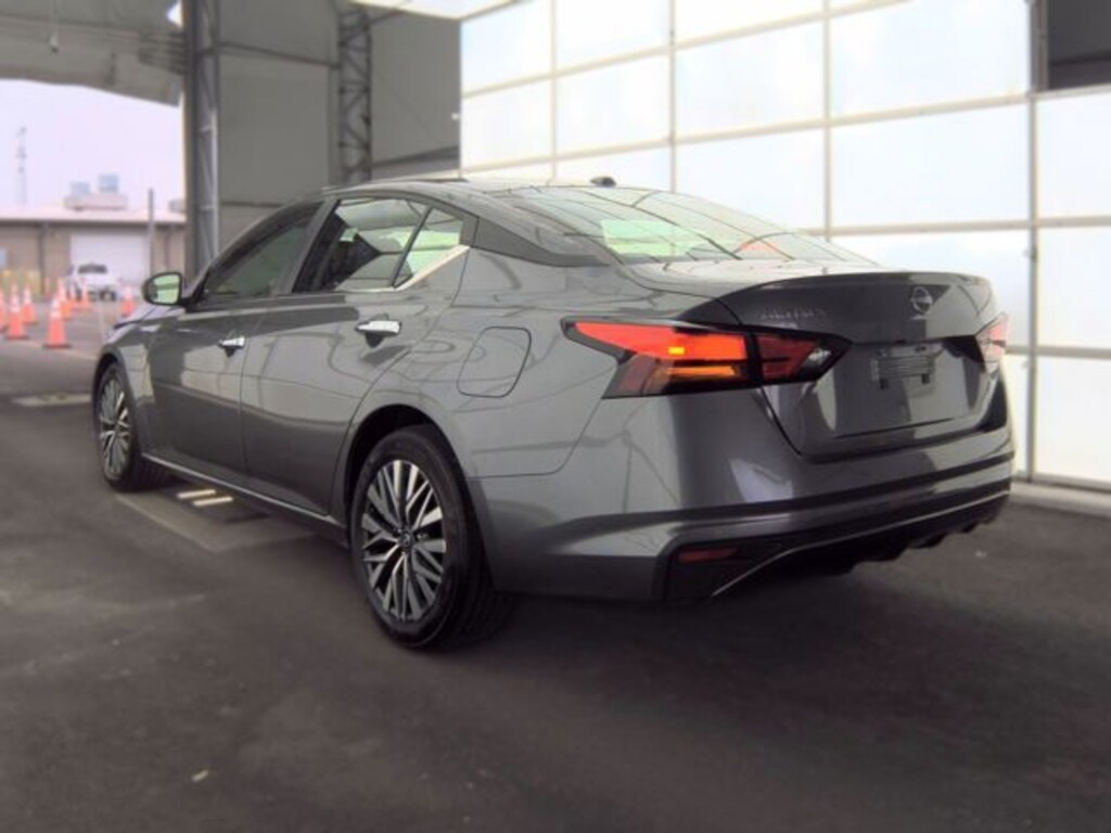Used 2025 Nissan Altima SV Sedan