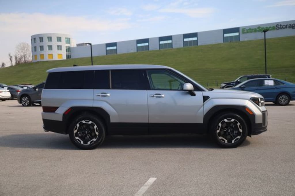 Used 2024 Hyundai Santa Fe SE SUV