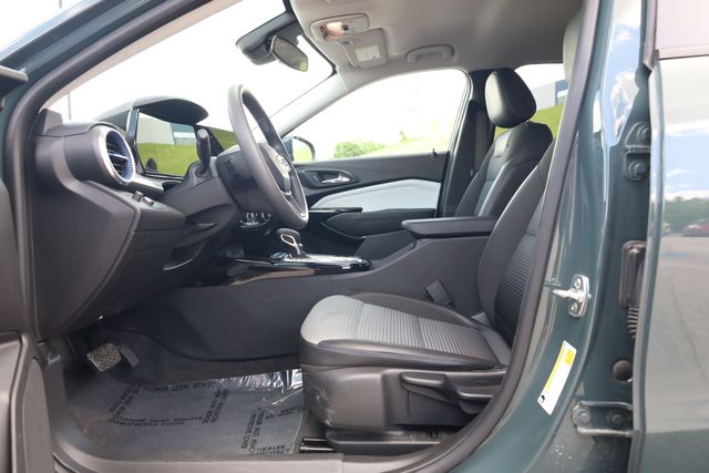 2025 Chevrolet Trax LT - Photo 13