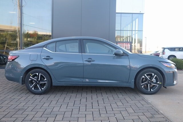 2025 Nissan Sentra SV photo 4