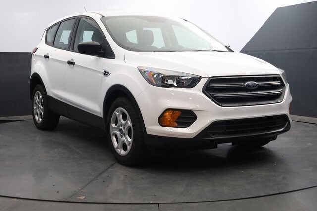 2019 Ford Escape S photo 2