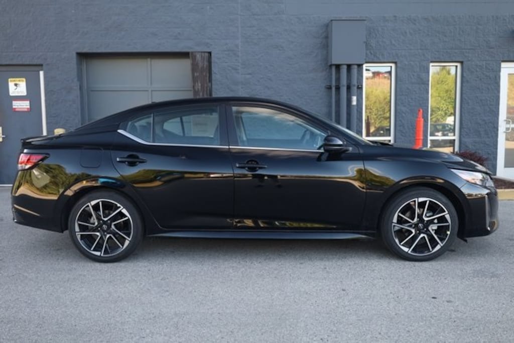 New 2025 Nissan Sentra SR Sedan