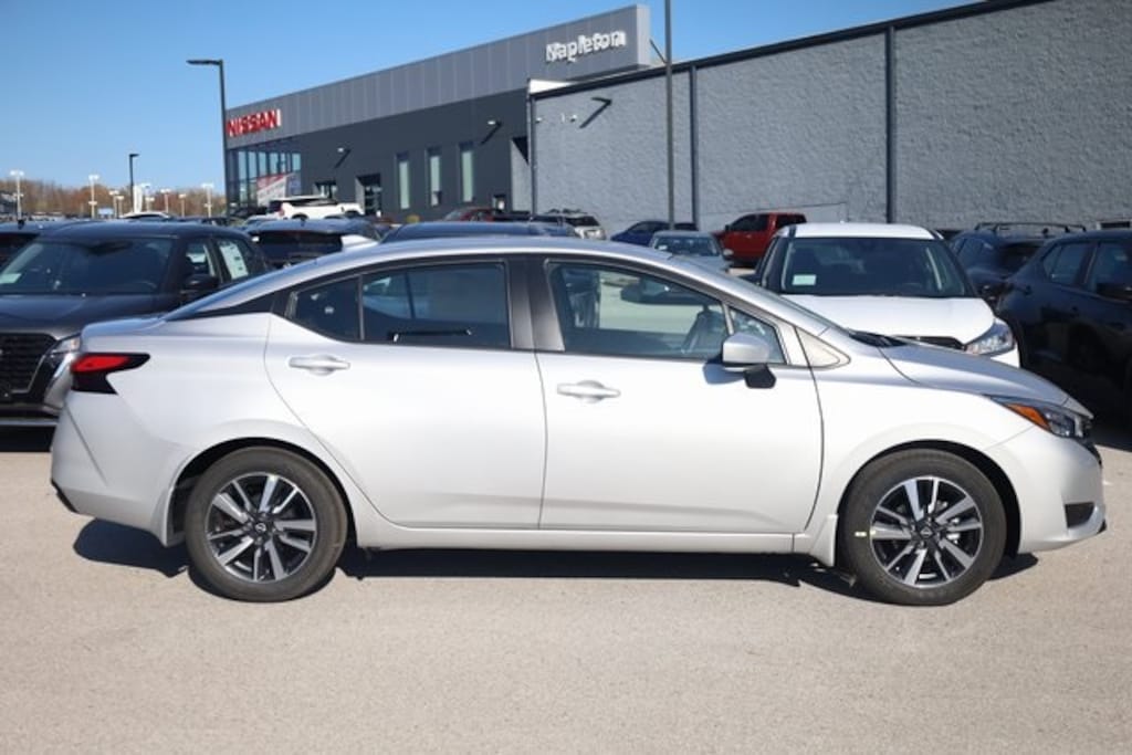 New 2025 Nissan Versa 1.6 SV Sedan