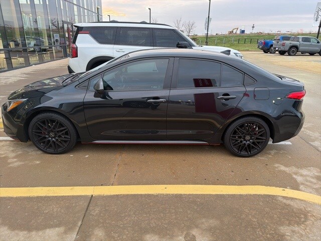 2021 Toyota Corolla LE photo 2