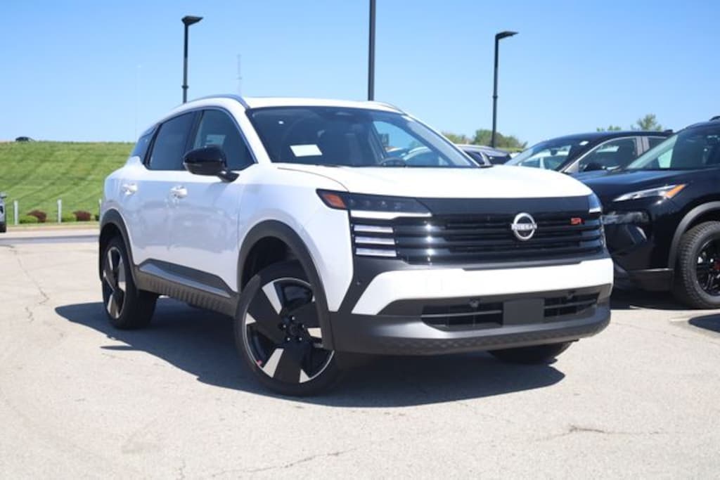 New 2026 Nissan Kicks SR SUV