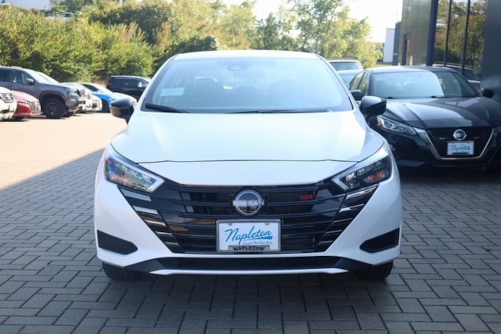 New 2025 Nissan Versa 1.6 SR Sedan