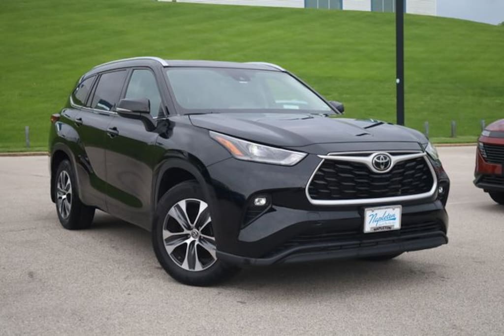 Used 2021 Toyota Highlander XLE SUV