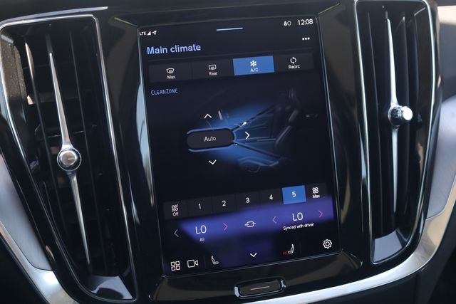 2024 Volvo S60 Core - Photo 17