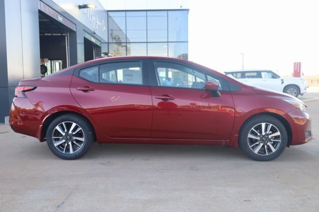 New 2025 Nissan Versa 1.6 SV Sedan