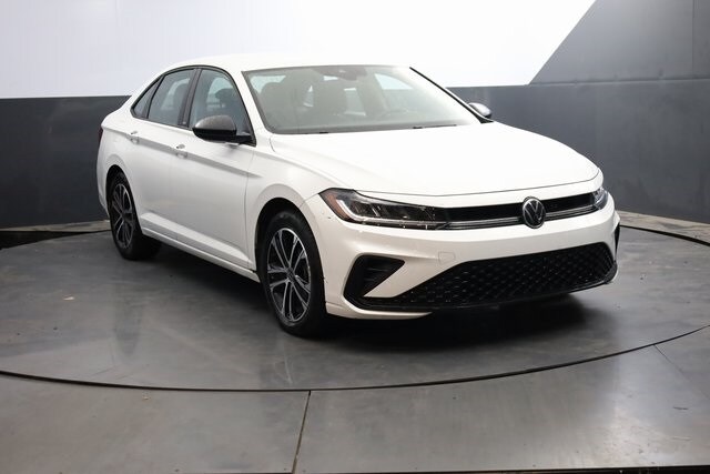 2025 Volkswagen Jetta 1.5T Sport photo 2