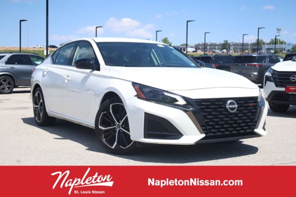Used 2025 Nissan Altima SR Sedan