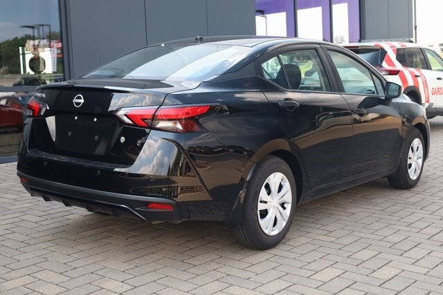 2025 Nissan Versa 1.6 S photo 4