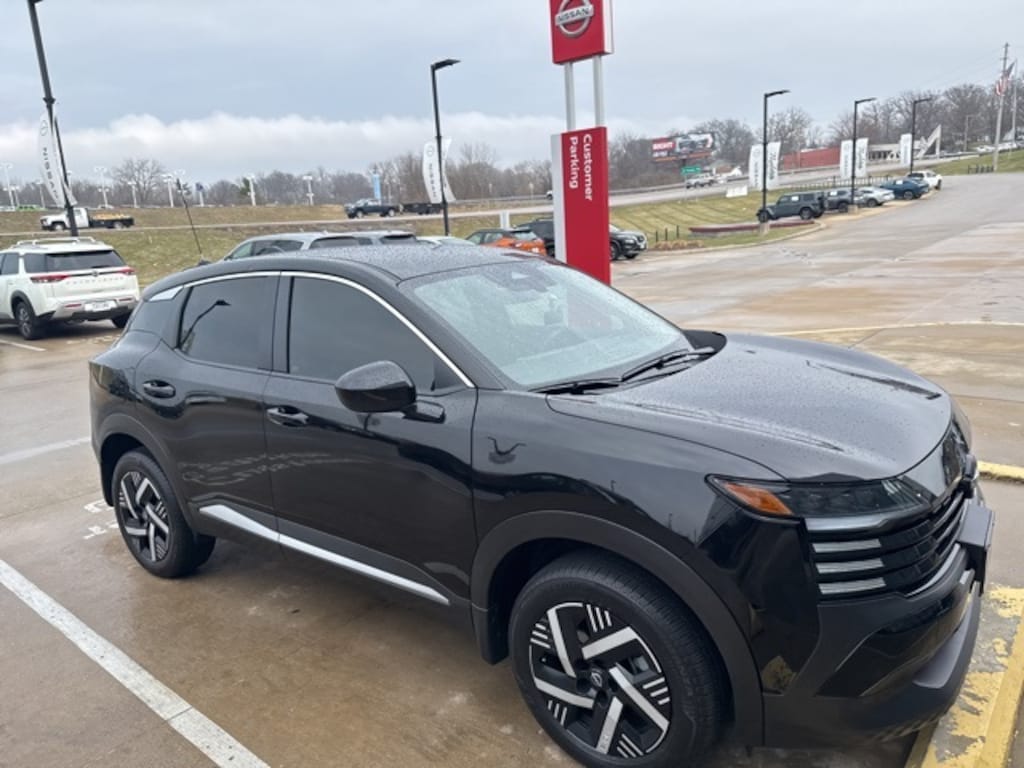 Used 2025 Nissan Kicks SV SUV