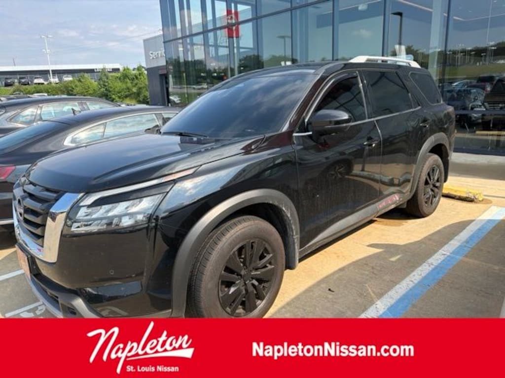 Used 2025 Nissan Pathfinder SL SUV