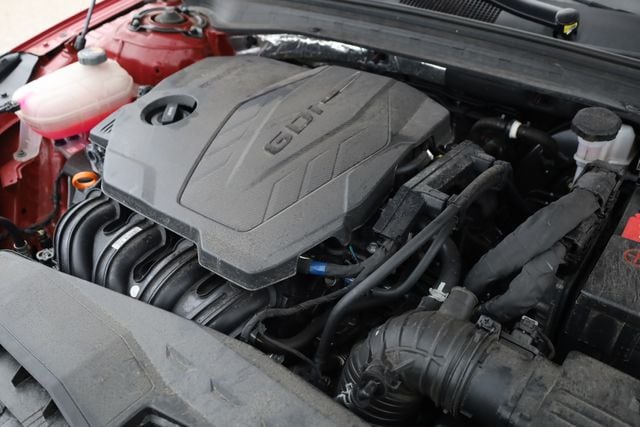 2025 Kia K5 LXS - Photo 9