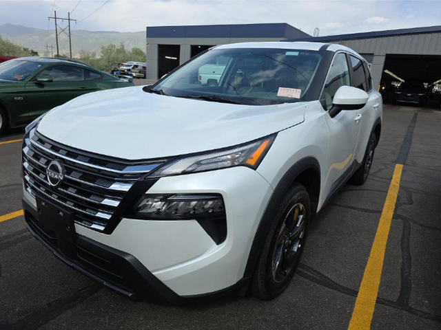 2025 Nissan Rogue SV FWD's photo