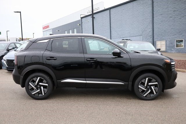 2026 Nissan Kicks SV photo 4