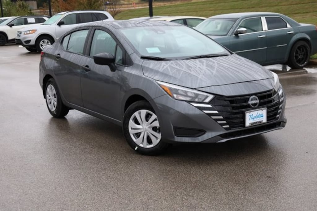 New 2025 Nissan Versa 1.6 S Sedan