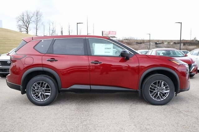2025 Nissan Rogue S photo 4