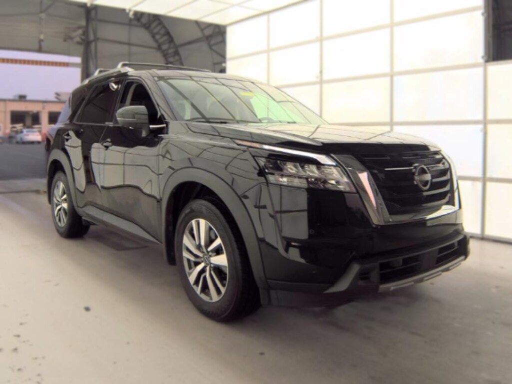 Used 2024 Nissan Pathfinder SL SUV