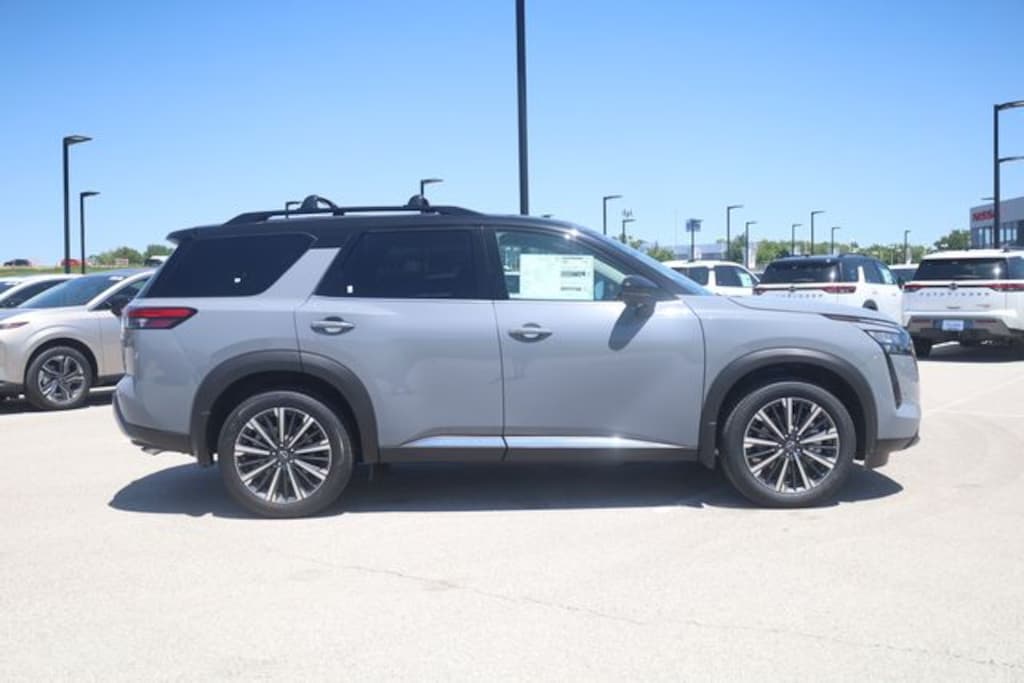 New 2026 Nissan Pathfinder Platinum SUV