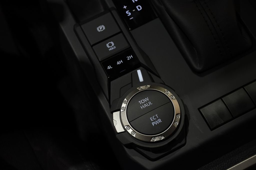 2026 Toyota Tacoma SR5 - Photo 25