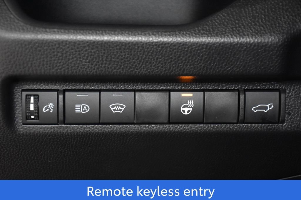 2025 Toyota RAV4 XLE Premium - Photo 9
