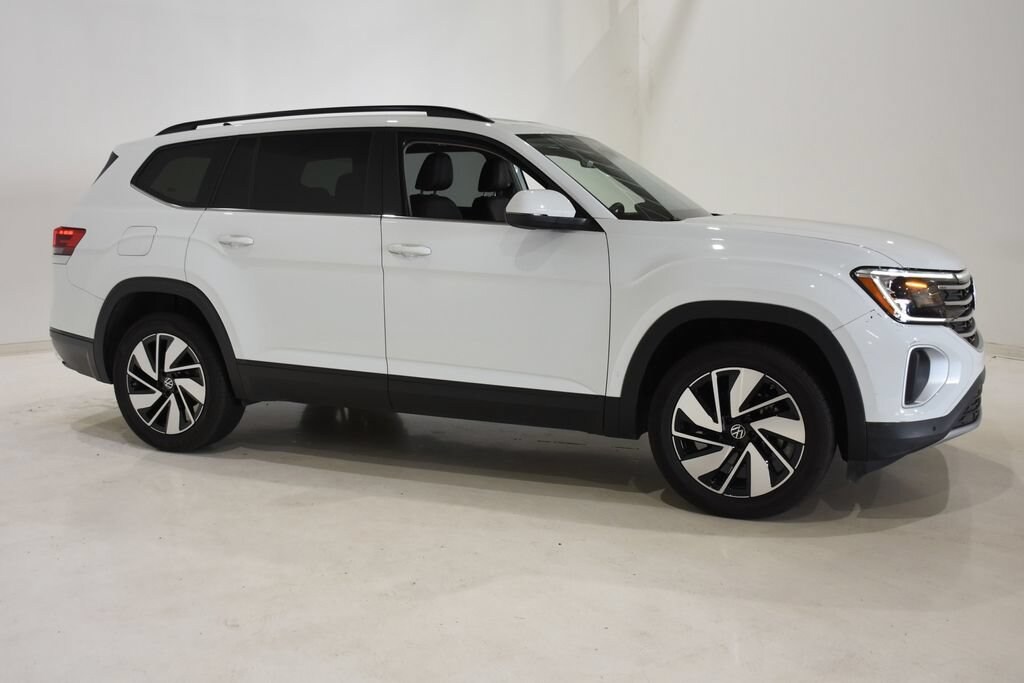 Used 2025 Volkswagen Atlas 2.0T SE w/Technology Sport Utility