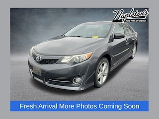 2014 Toyota Camry SE Sedan
