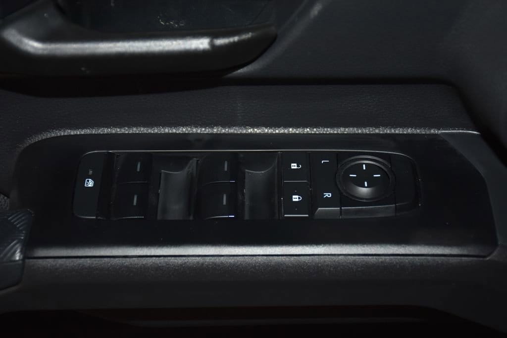 2026 Toyota Tacoma SR5 - Photo 23