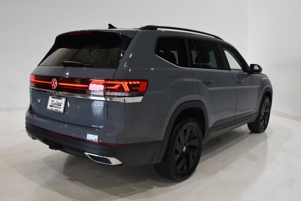 Used 2025 Volkswagen Atlas 2.0T SE w/Technology Sport Utility