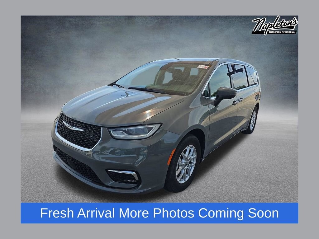 Used 2023 Chrysler Pacifica Touring L Passenger Van