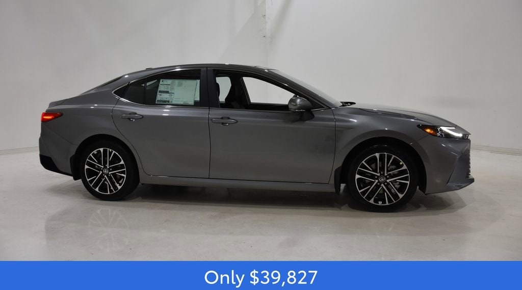 2026 Toyota Camry XLE - Photo 3