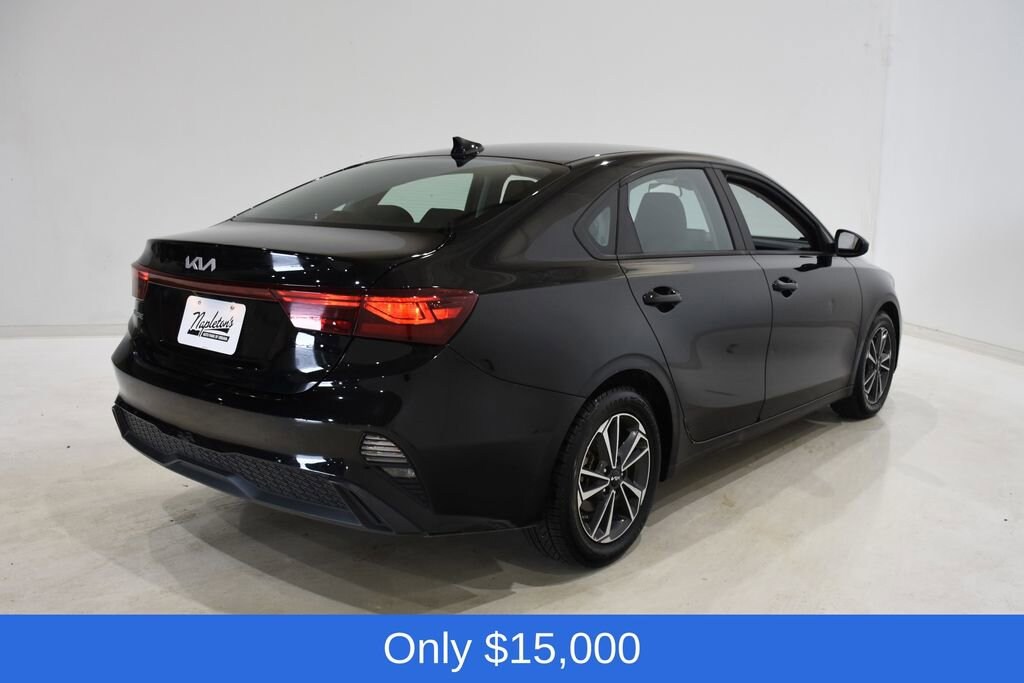 Used 2023 Kia Forte LXS Sedan