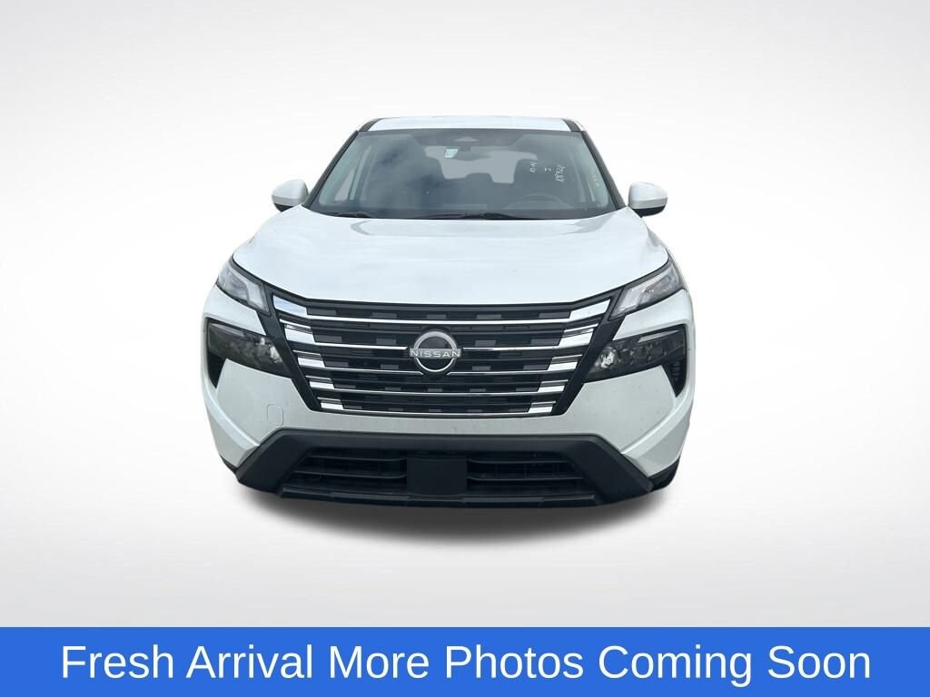 Used 2024 Nissan Rogue SV Sport Utility