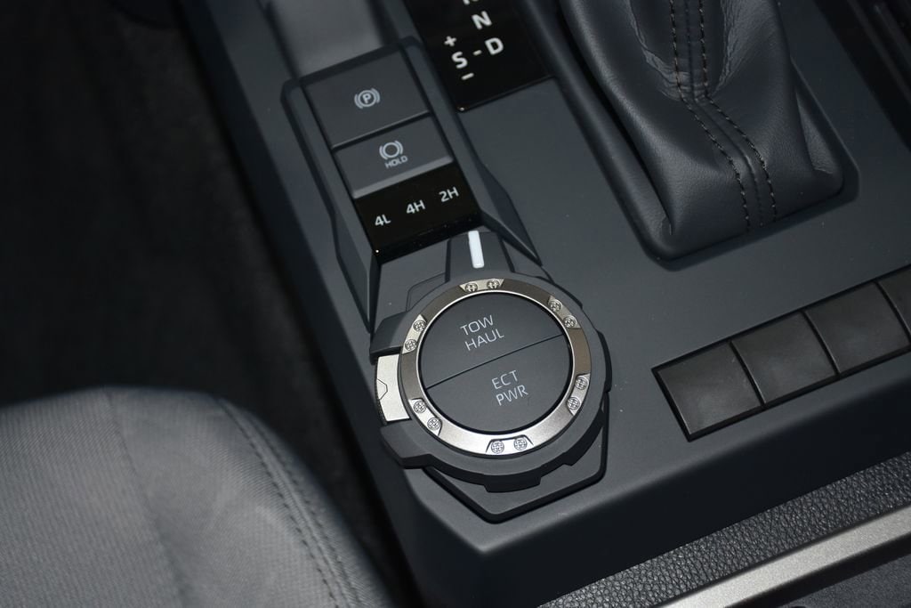 2026 Toyota Tacoma SR5 - Photo 25