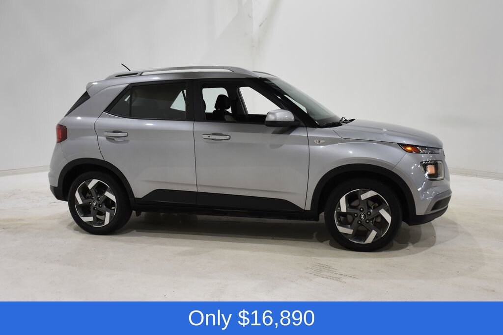Used 2024 Hyundai Venue SEL Sport Utility