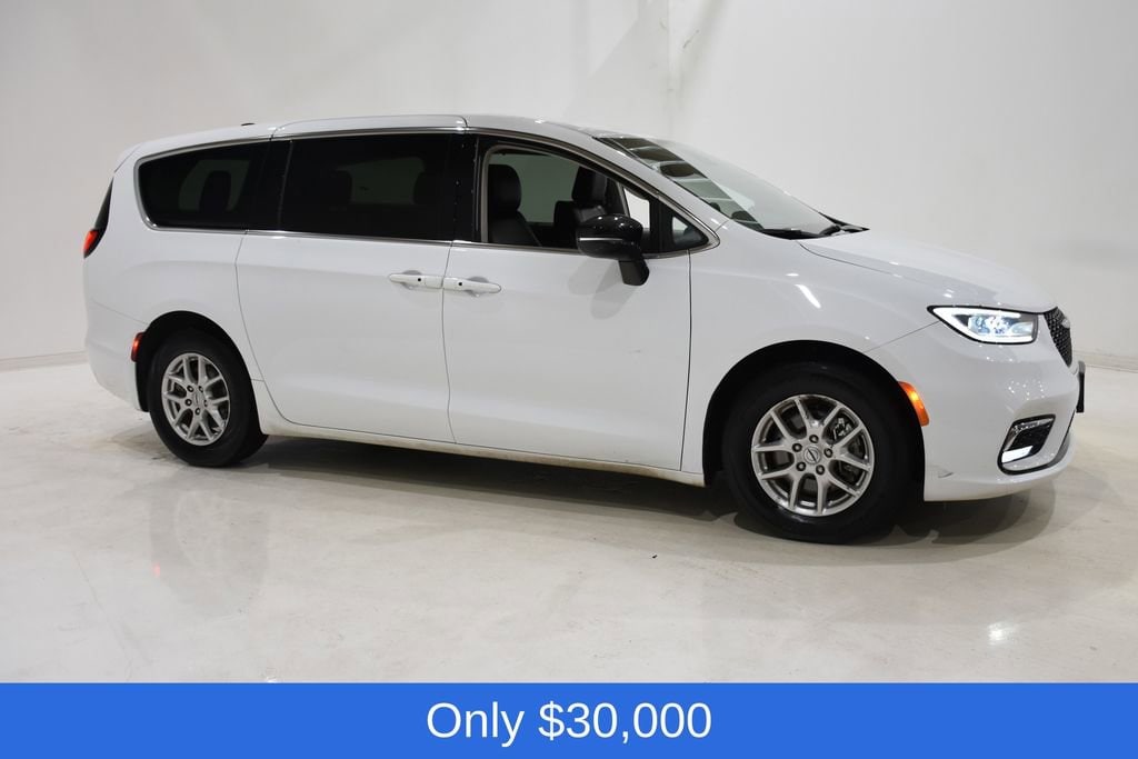 Used 2024 Chrysler Pacifica Touring L Passenger Van