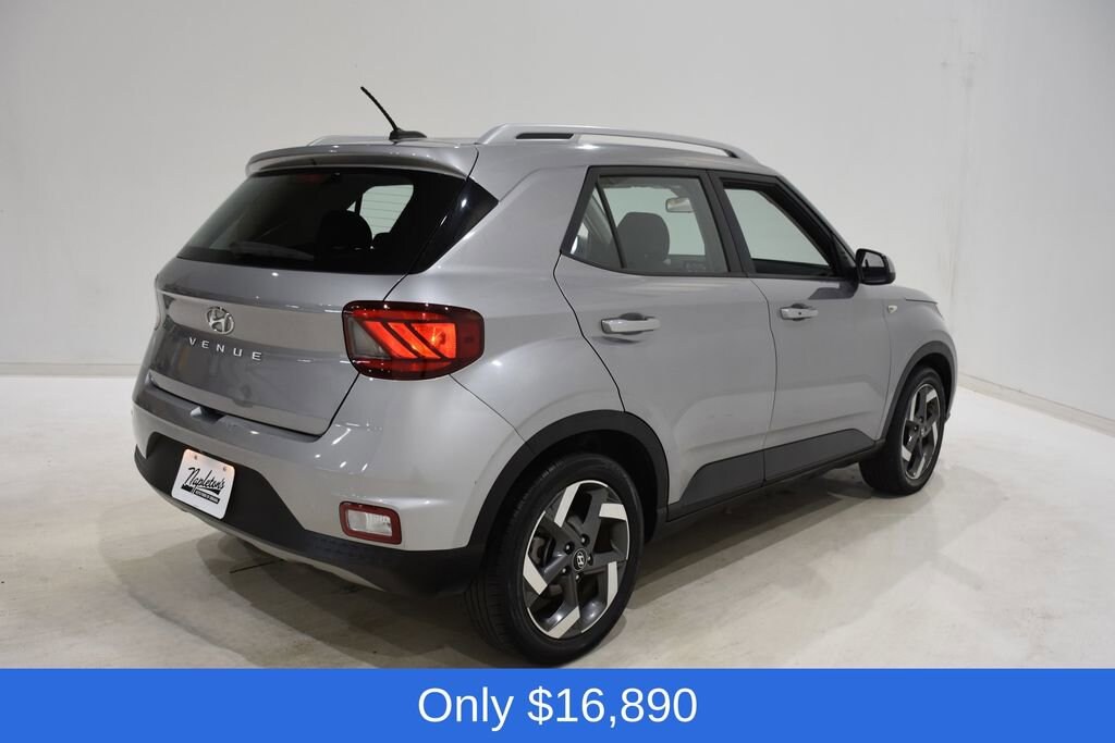 Used 2024 Hyundai Venue SEL Sport Utility