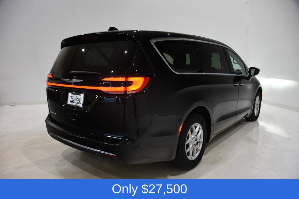 Used 2024 Chrysler Pacifica Touring L Passenger Van