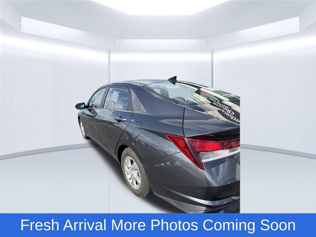 Used 2021 Hyundai Elantra SE Sedan