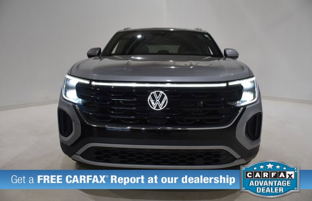 Used 2025 Volkswagen Atlas Cross Sport 2.0T SE w/Technology Sport Utility