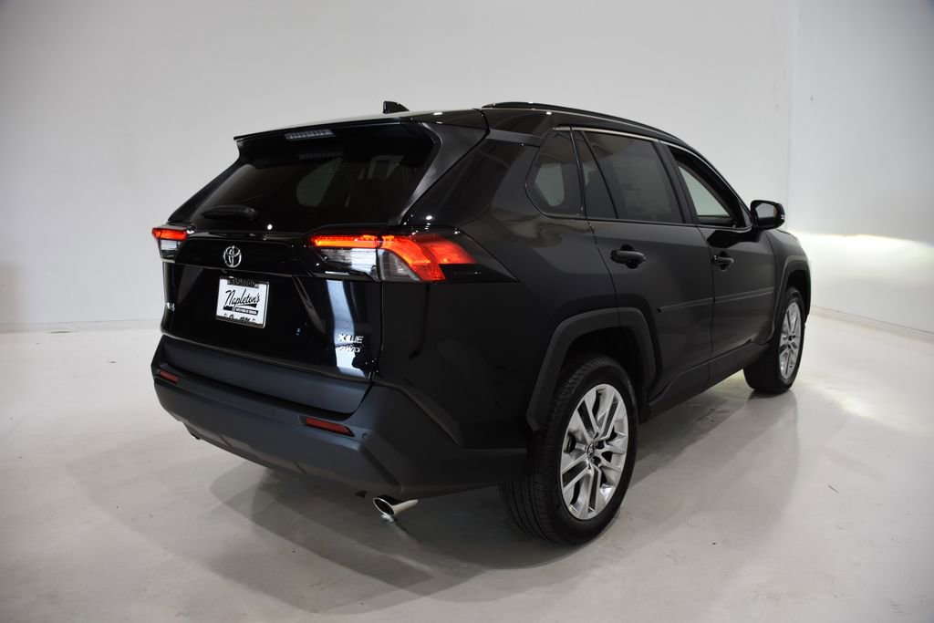 2025 Toyota RAV4 XLE Premium photo 4